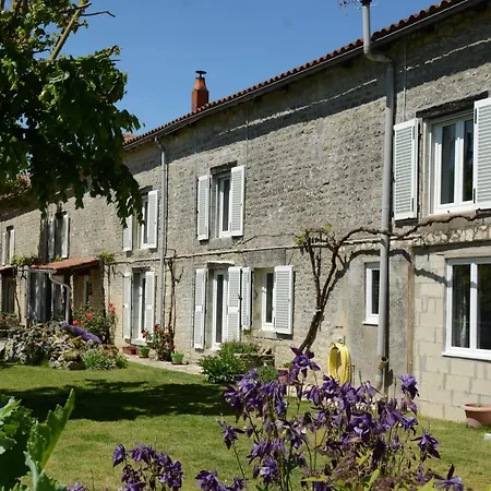 Les Noyers Aulnay