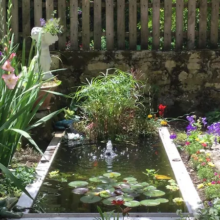 Les Noyers Aulnay Bed & Breakfast Aulnay (Charente-Maritime)