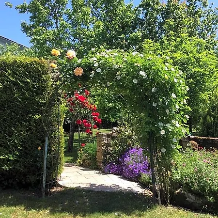 Les Noyers Bed & Breakfast Aulnay (Charente-Maritime)
