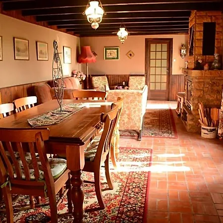 Les Noyers Bed & Breakfast 3*