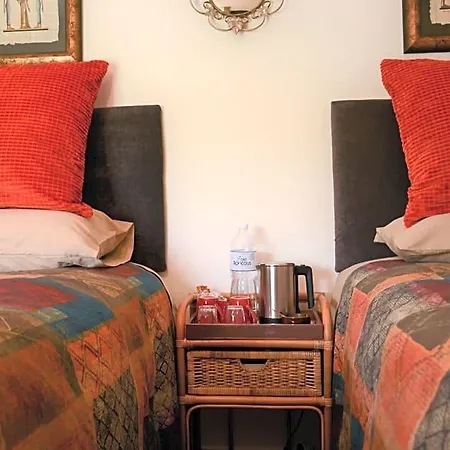 Les Noyers Bed & Breakfast Aulnay (Charente-Maritime)