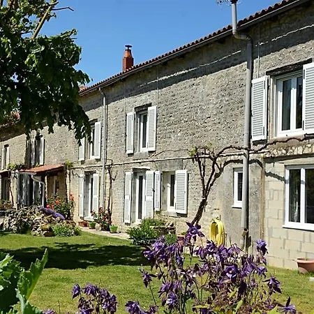 Bed & Breakfast Les Noyers Aulnay (Charente-Maritime)