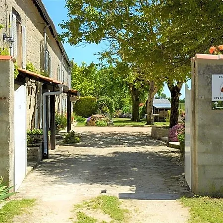 Les Noyers Bed & Breakfast Aulnay (Charente-Maritime)